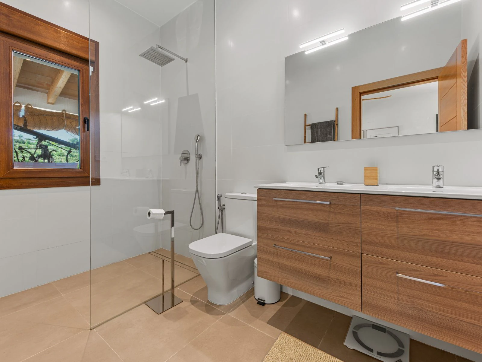 Moderne off-grid Finca / Villa mit Schwimmbad und vollständiger Privatsphäre in Benissa.