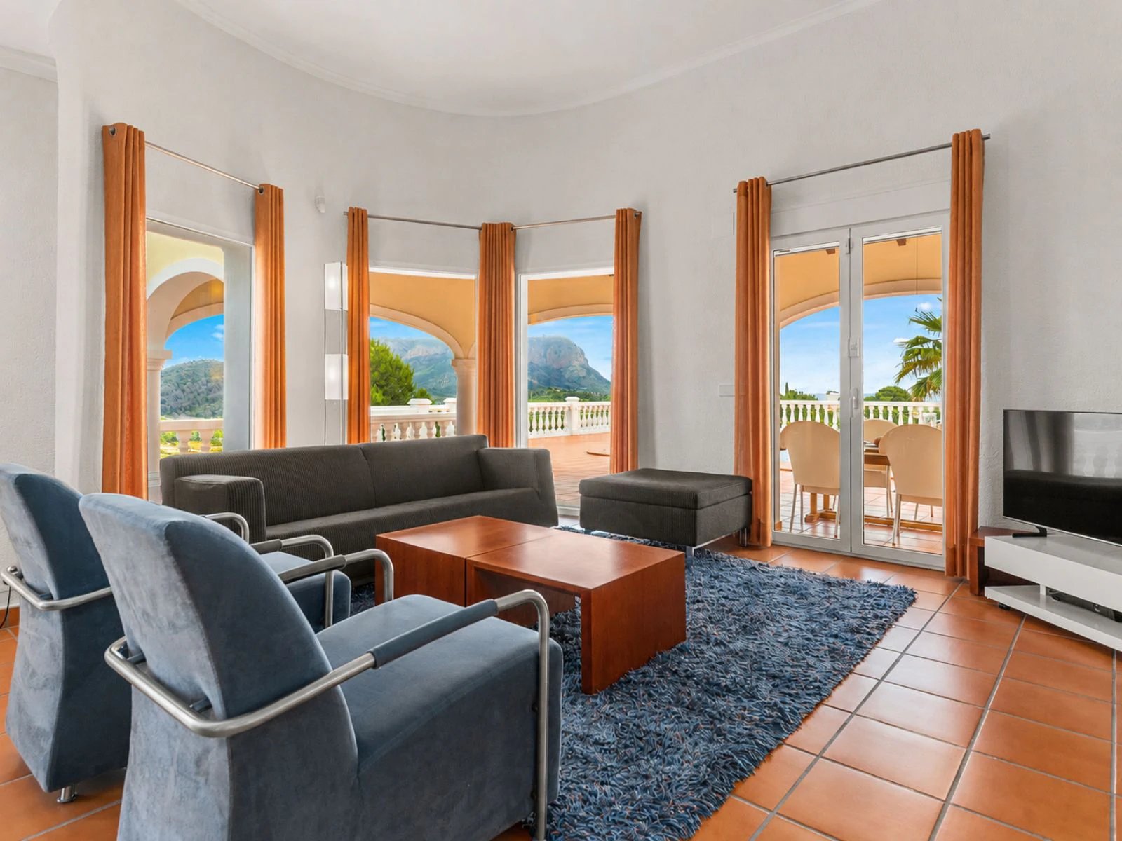 Royal Mediterranean villa with panoramic views of the Montgó, the golf course, and the Mediterranean Sea.