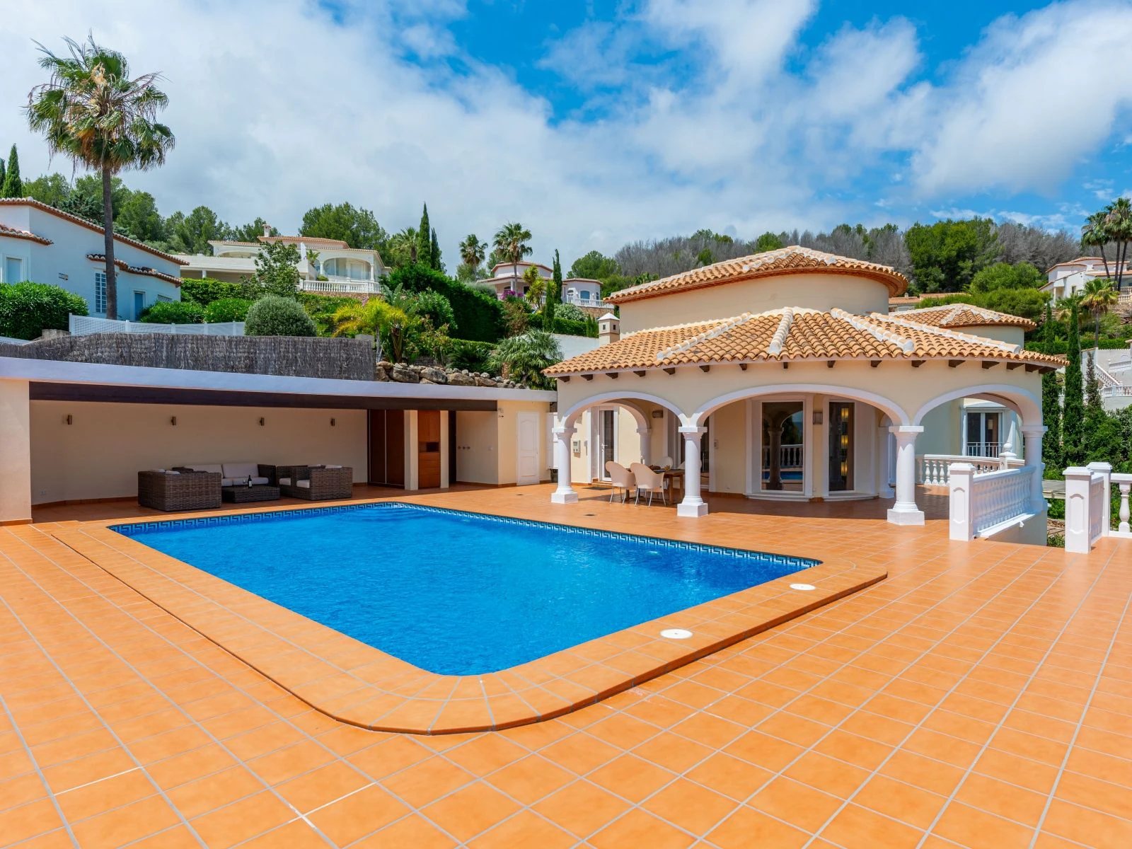 Royal Mediterranean villa with panoramic views of the Montgó, the golf course, and the Mediterranean Sea.