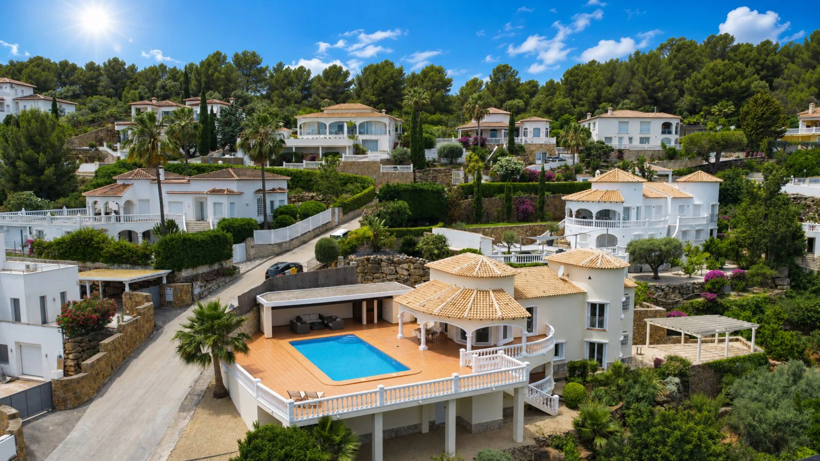 Royal Mediterranean villa with panoramic views of the Montgó, the golf course, and the Mediterranean Sea.