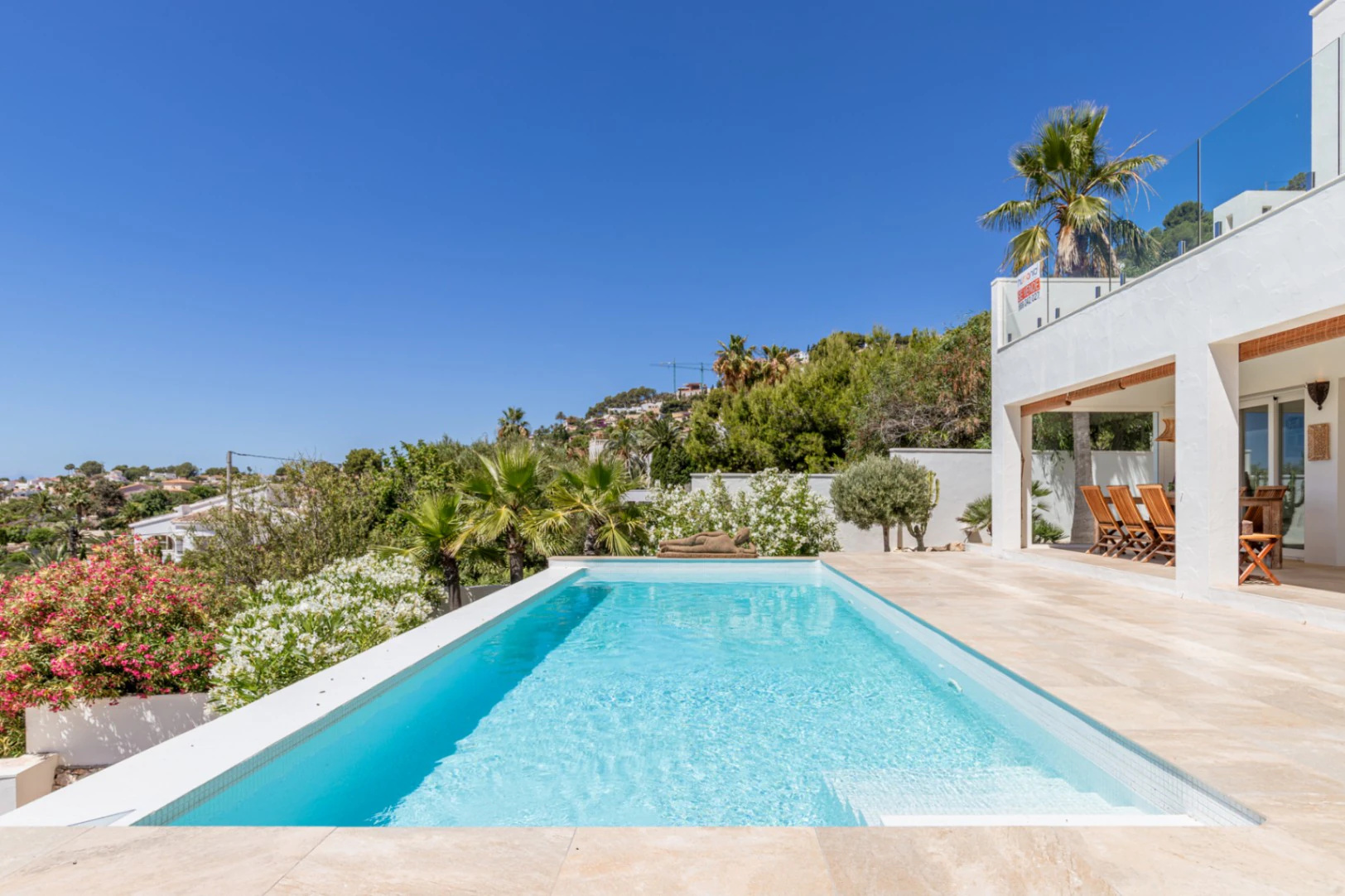 Moderne Villa mit spektakulärem Meerblick zum Verkauf in Moraira