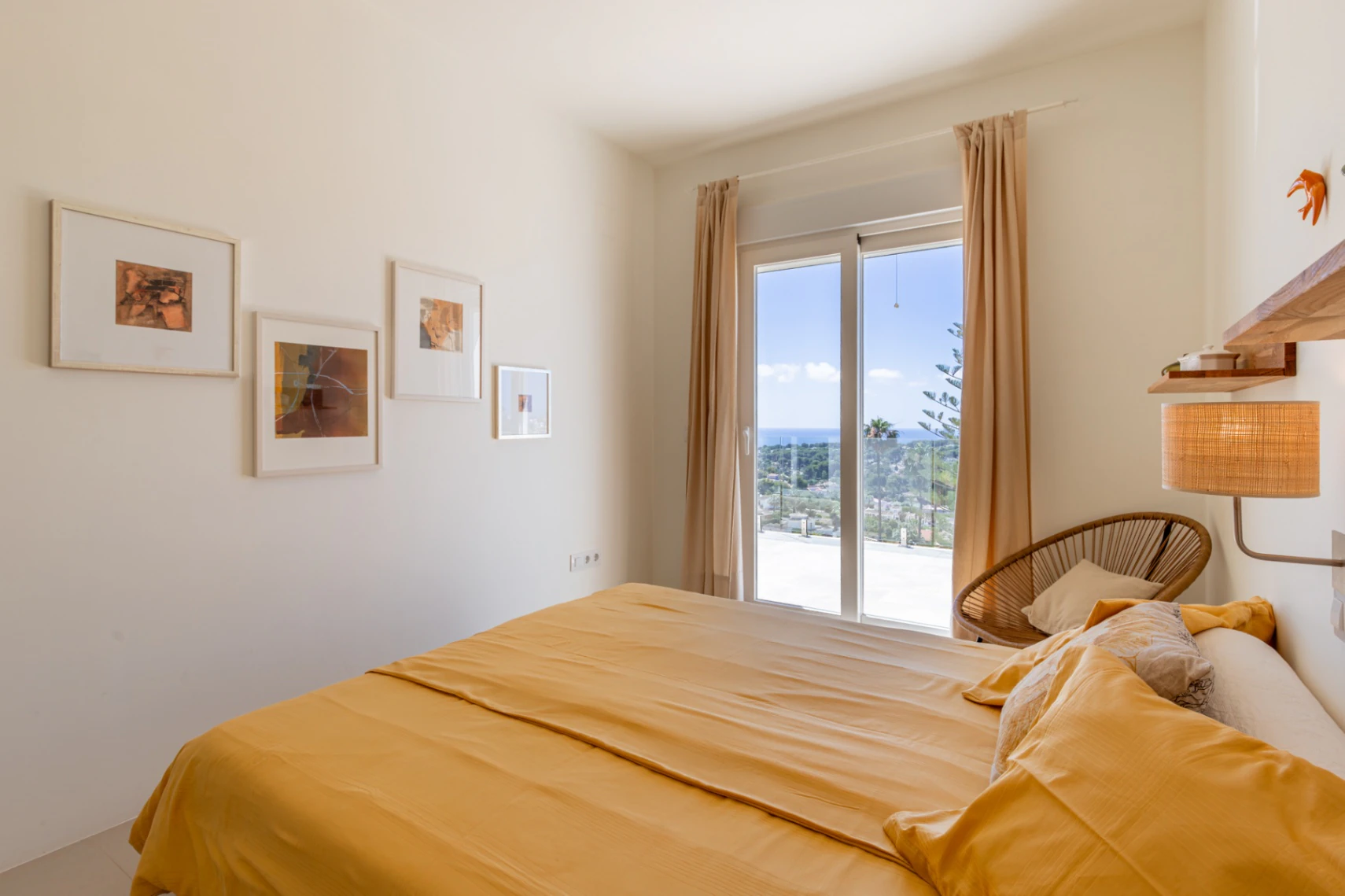 Moderne Villa mit spektakulärem Meerblick zum Verkauf in Moraira