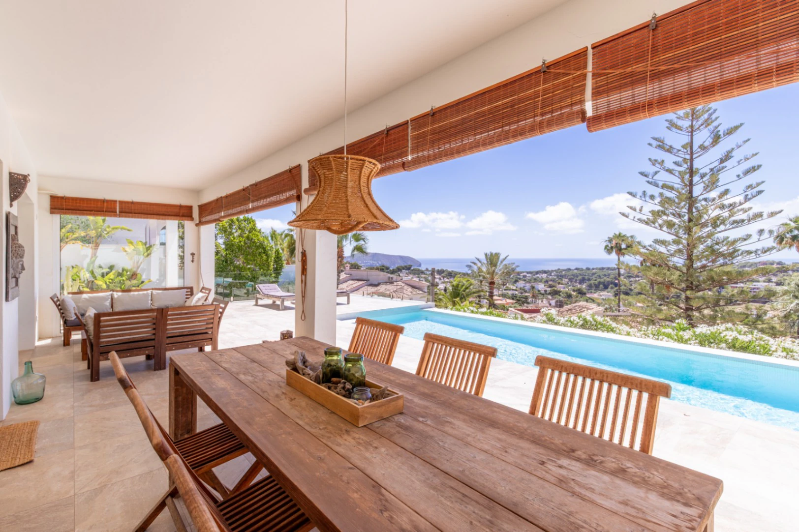 Moderne Villa mit spektakulärem Meerblick zum Verkauf in Moraira