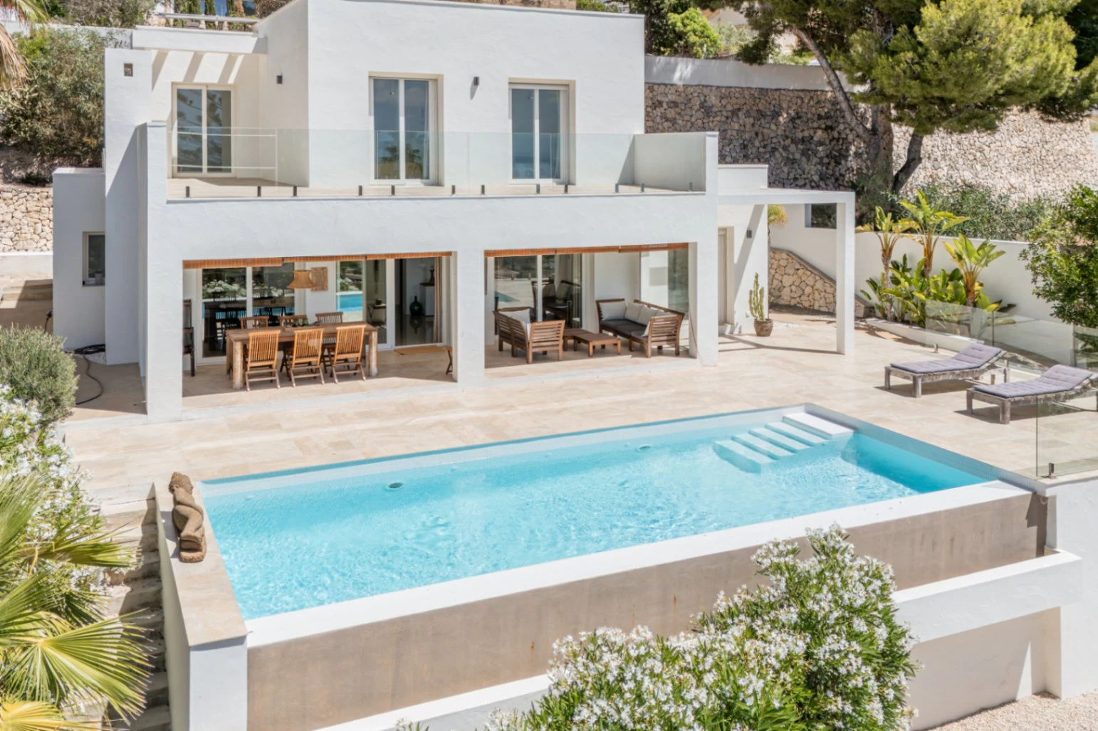Moderne Villa mit spektakulärem Meerblick zum Verkauf in Moraira