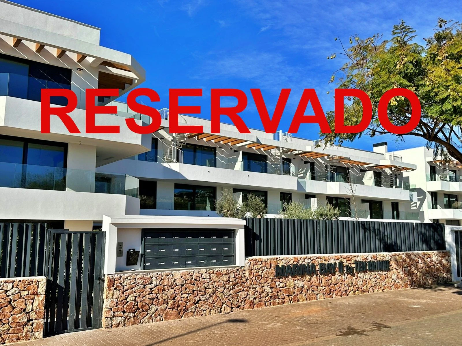 Exclusive new construction home in the heart of Jávea.