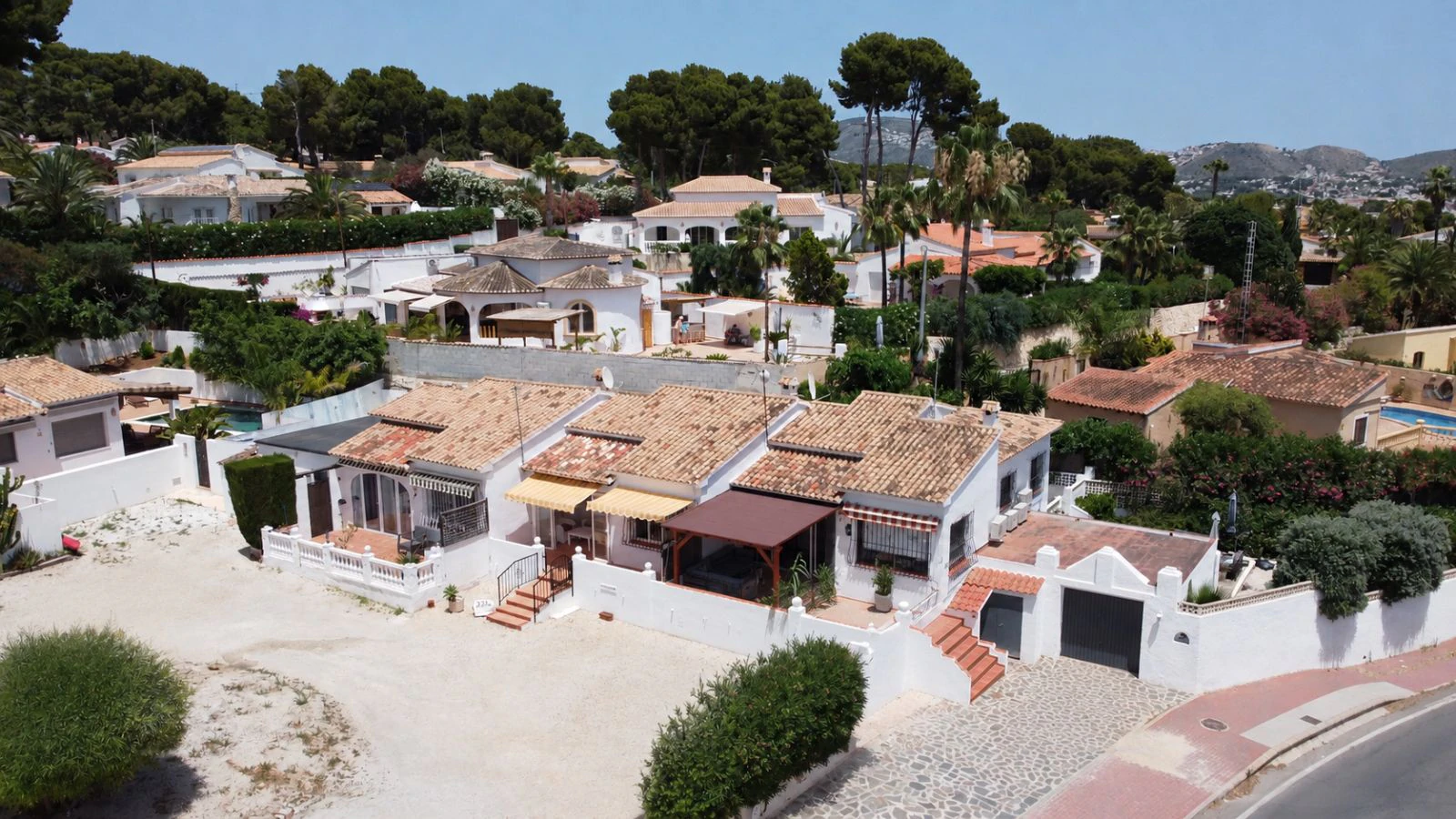 Encantador bungalow cerca de la playa, tiendas, restaurantes y todos los servicios
