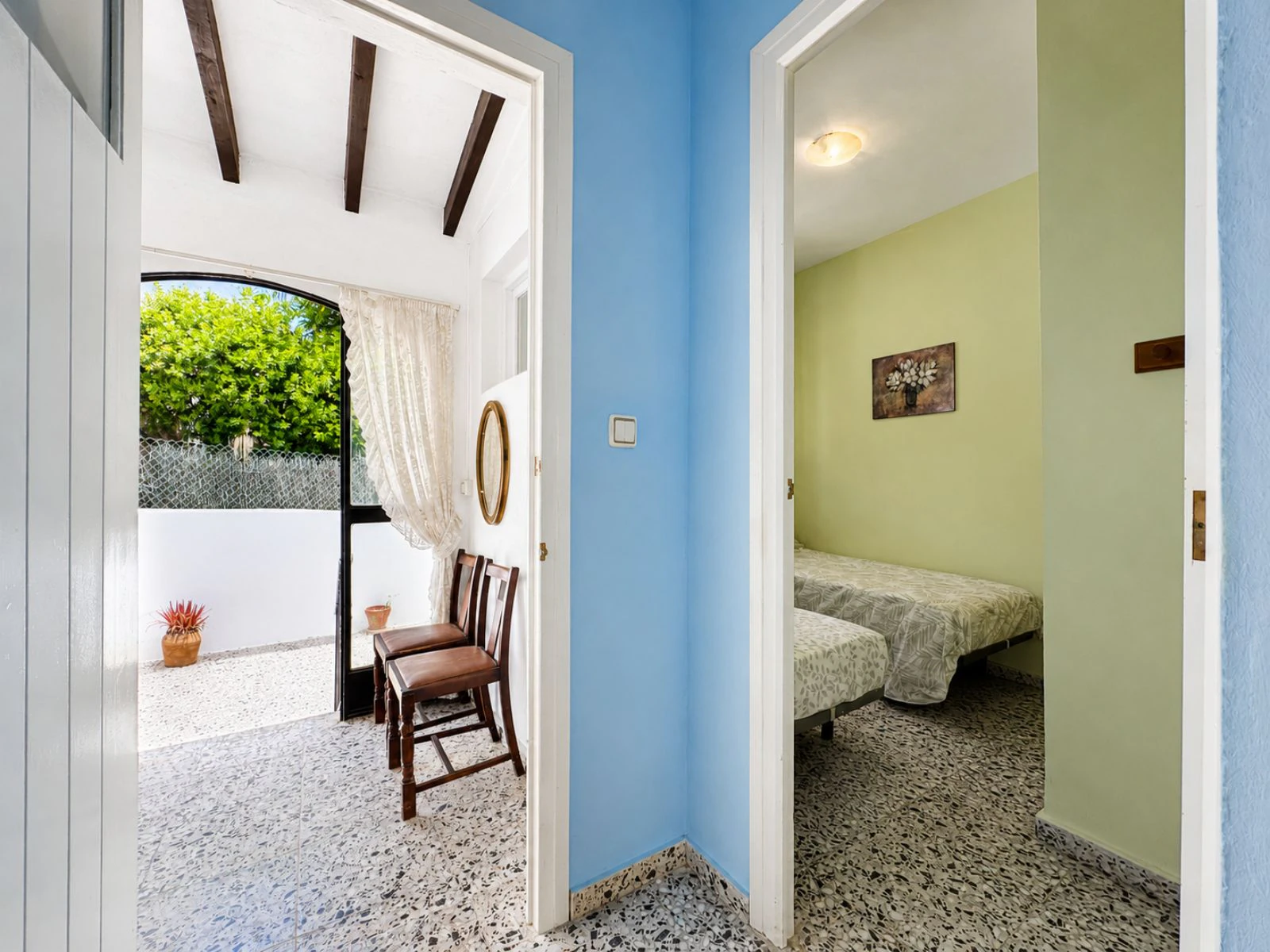 Single-storey bungalow close to the beach, shops, restaurants and amenities in Moraira