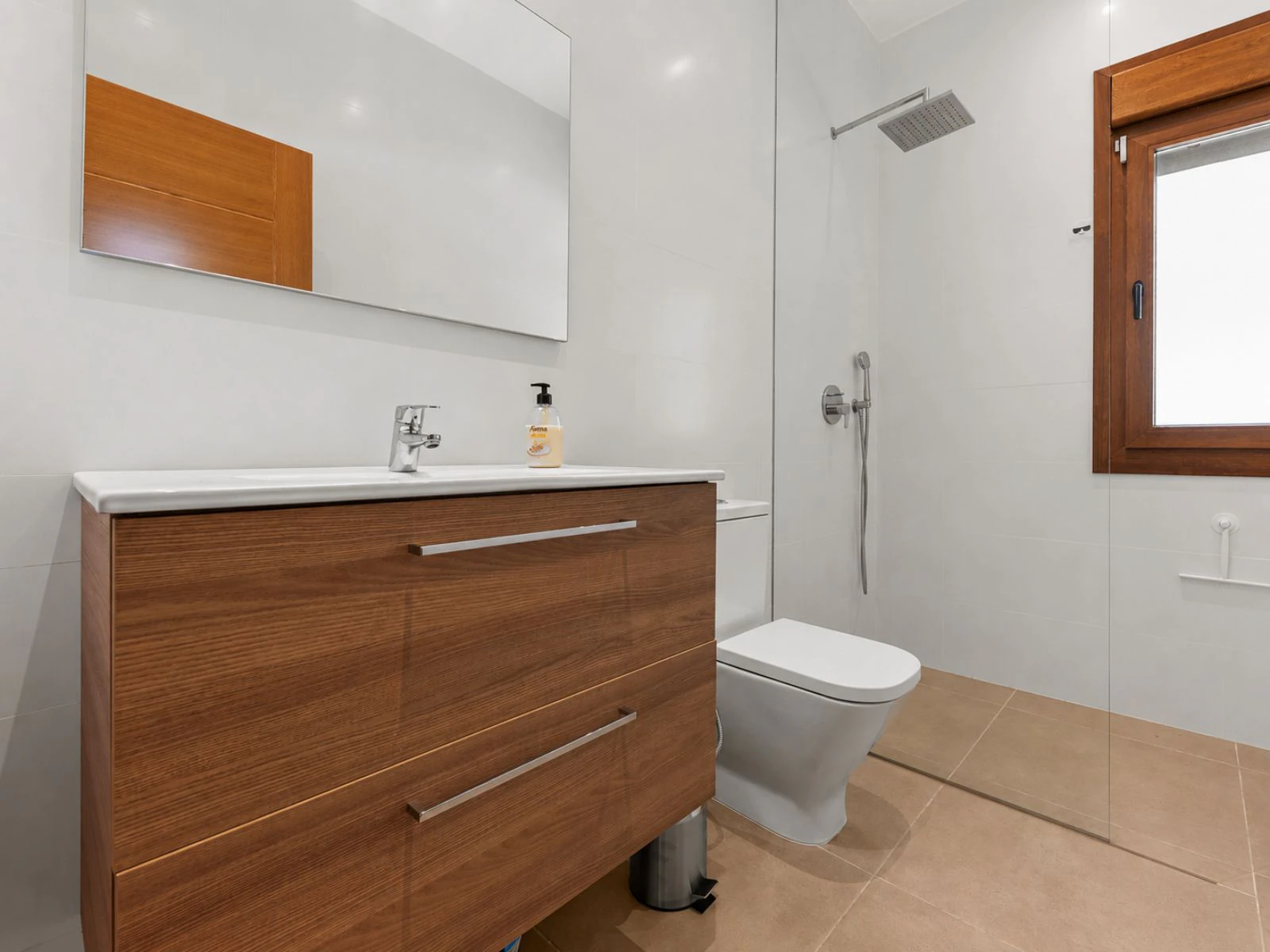 Moderna finca/villa off-grid con piscina y total privacidad en Benissa.