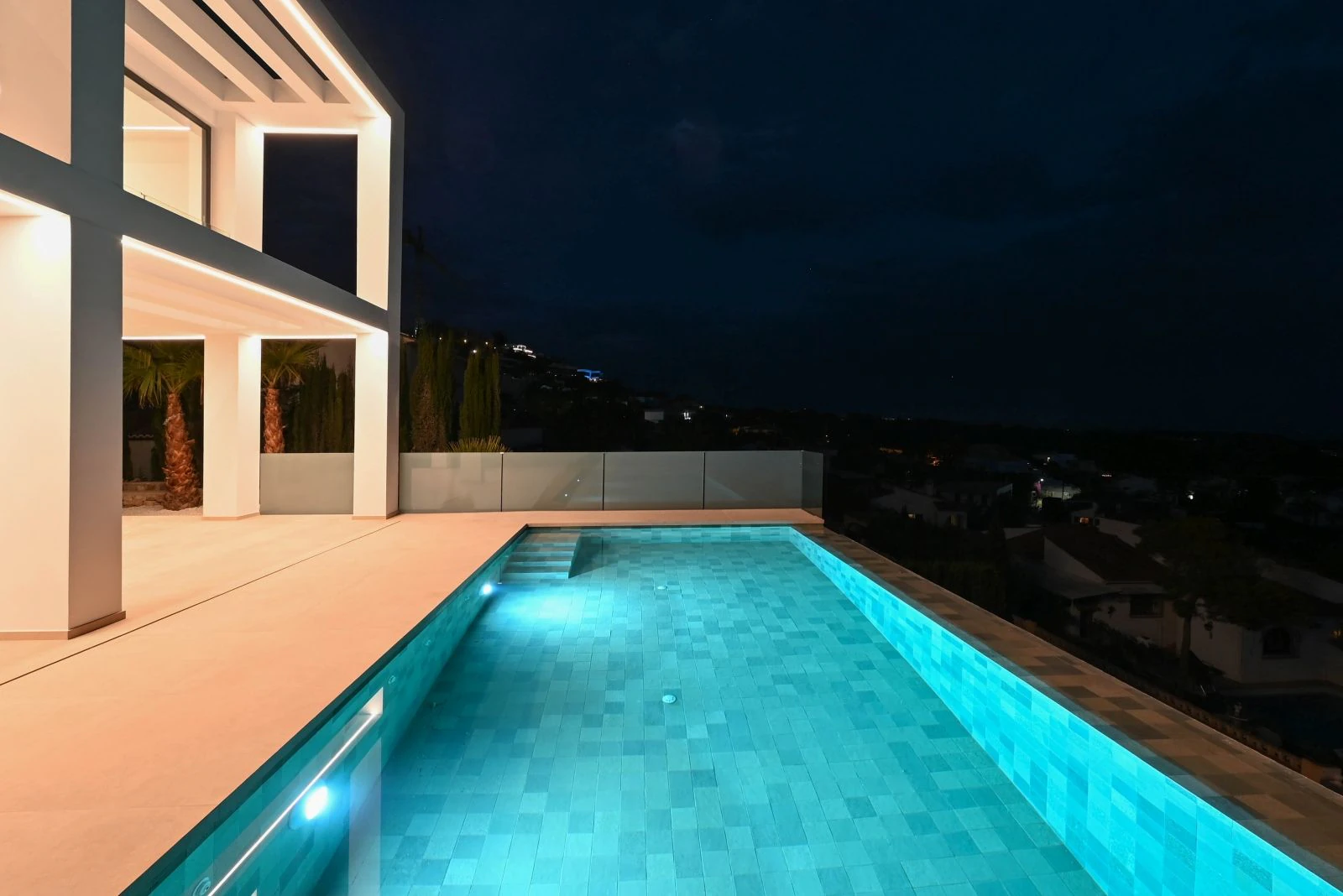 Villa de obra nueva en Benissa con impresionantes vistas al mar