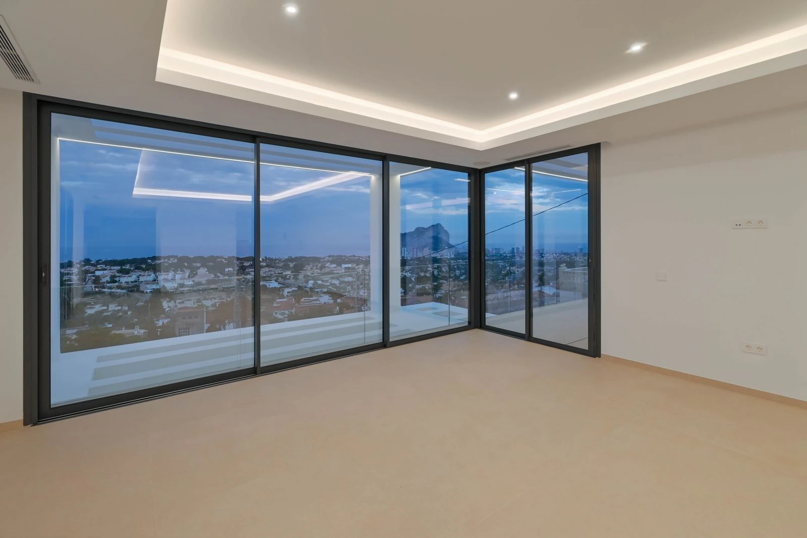 Villa de obra nueva en Benissa con impresionantes vistas al mar