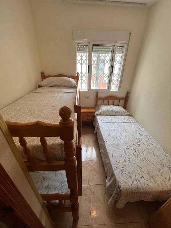TORREVIEJA  2 HABS POR DEBAJO HABANERAS 137.000 EUROS.