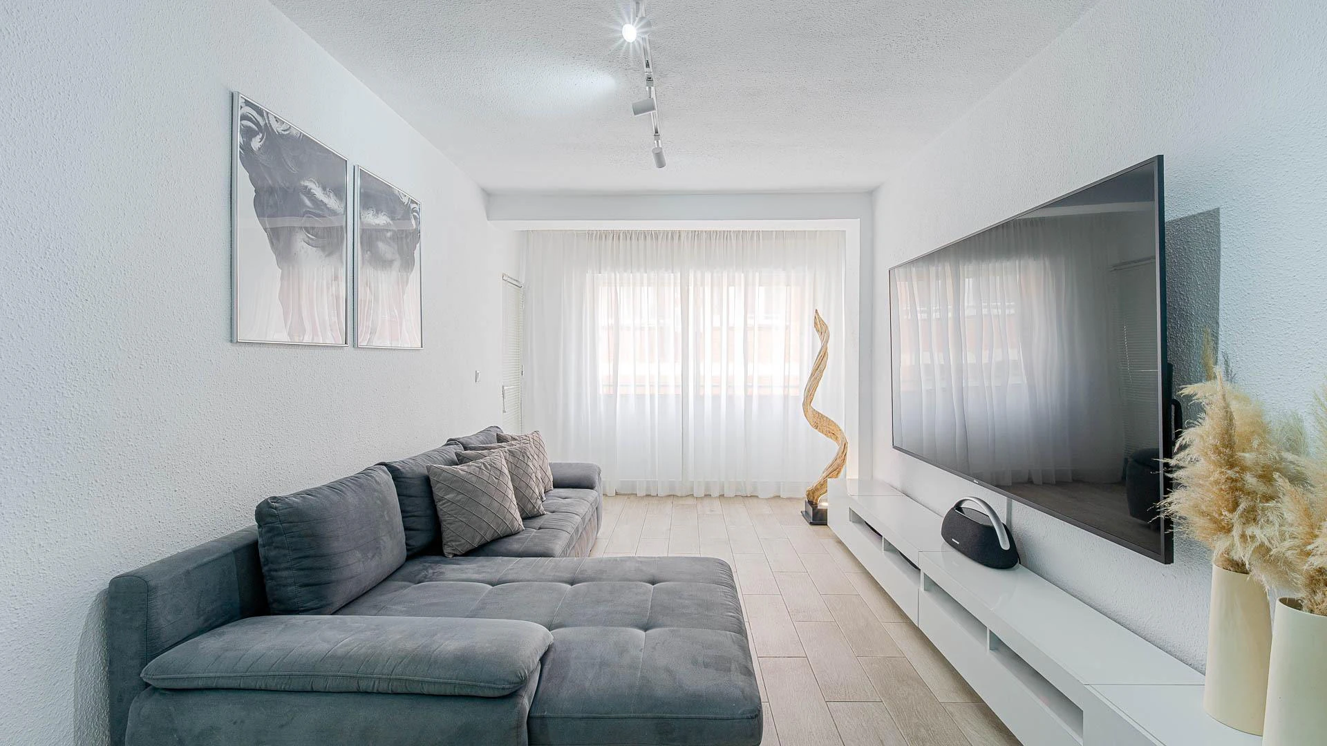Apartamento reformado de 3 dormitorios a 700 metros del mar, Torrevieja.