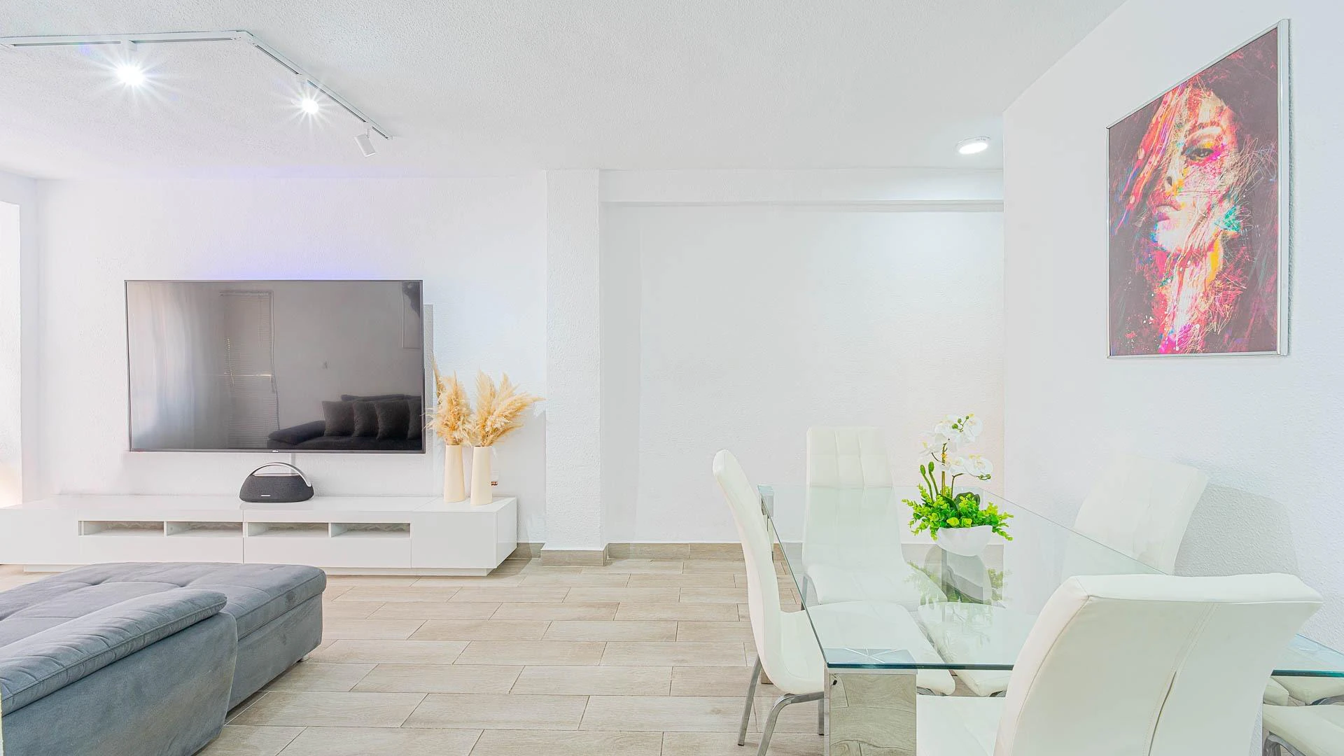 Apartamento reformado de 3 dormitorios a 700 metros del mar, Torrevieja.