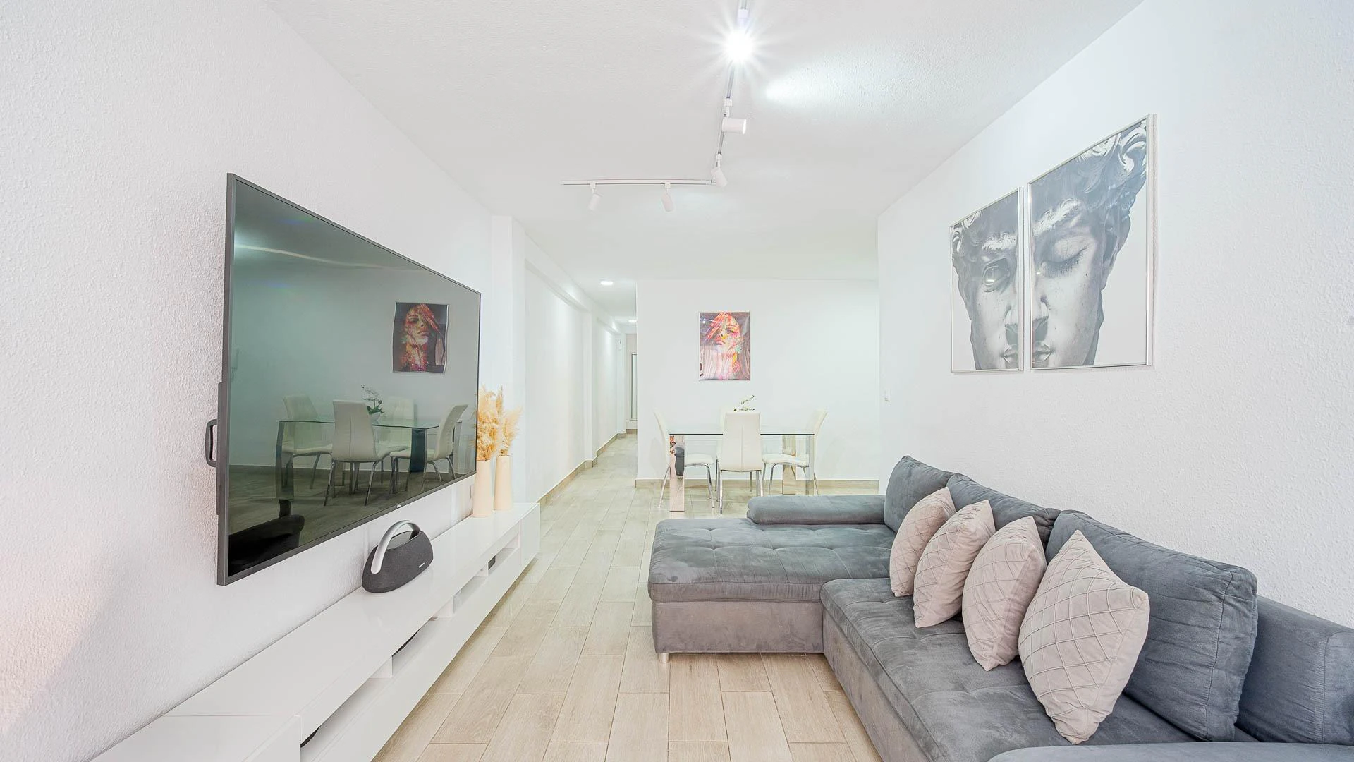 Apartamento reformado de 3 dormitorios a 700 metros del mar, Torrevieja.