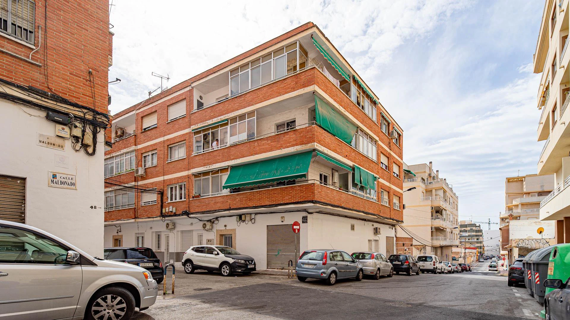 Apartamento reformado de 3 dormitorios a 700 metros del mar, Torrevieja.