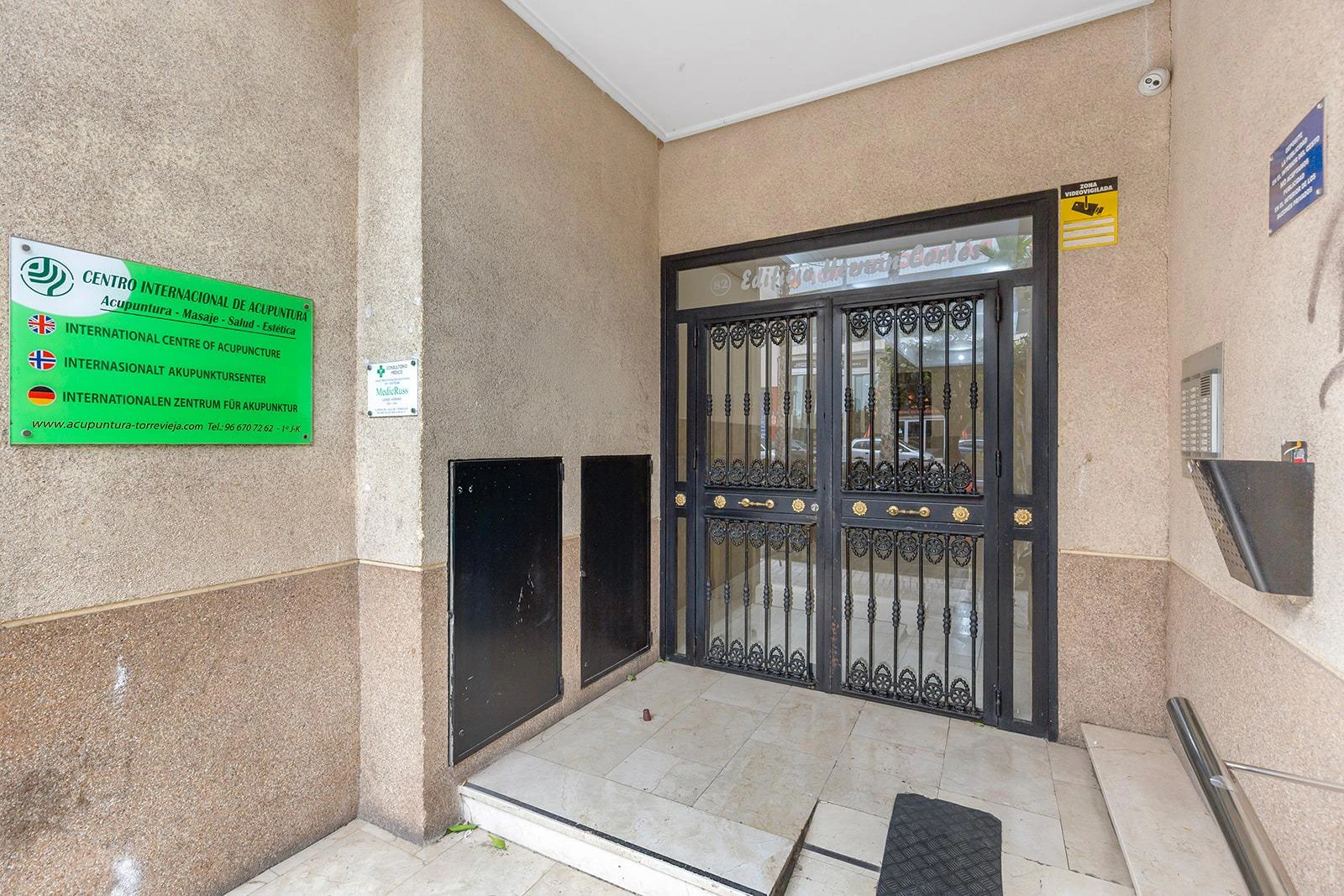 Opportunity for 2 bedrooms with 2 bathrooms
