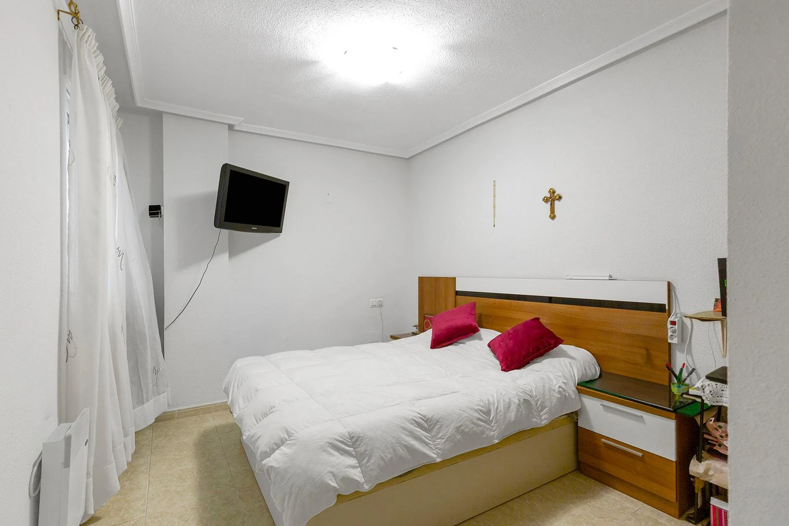 Opportunity for 2 bedrooms with 2 bathrooms