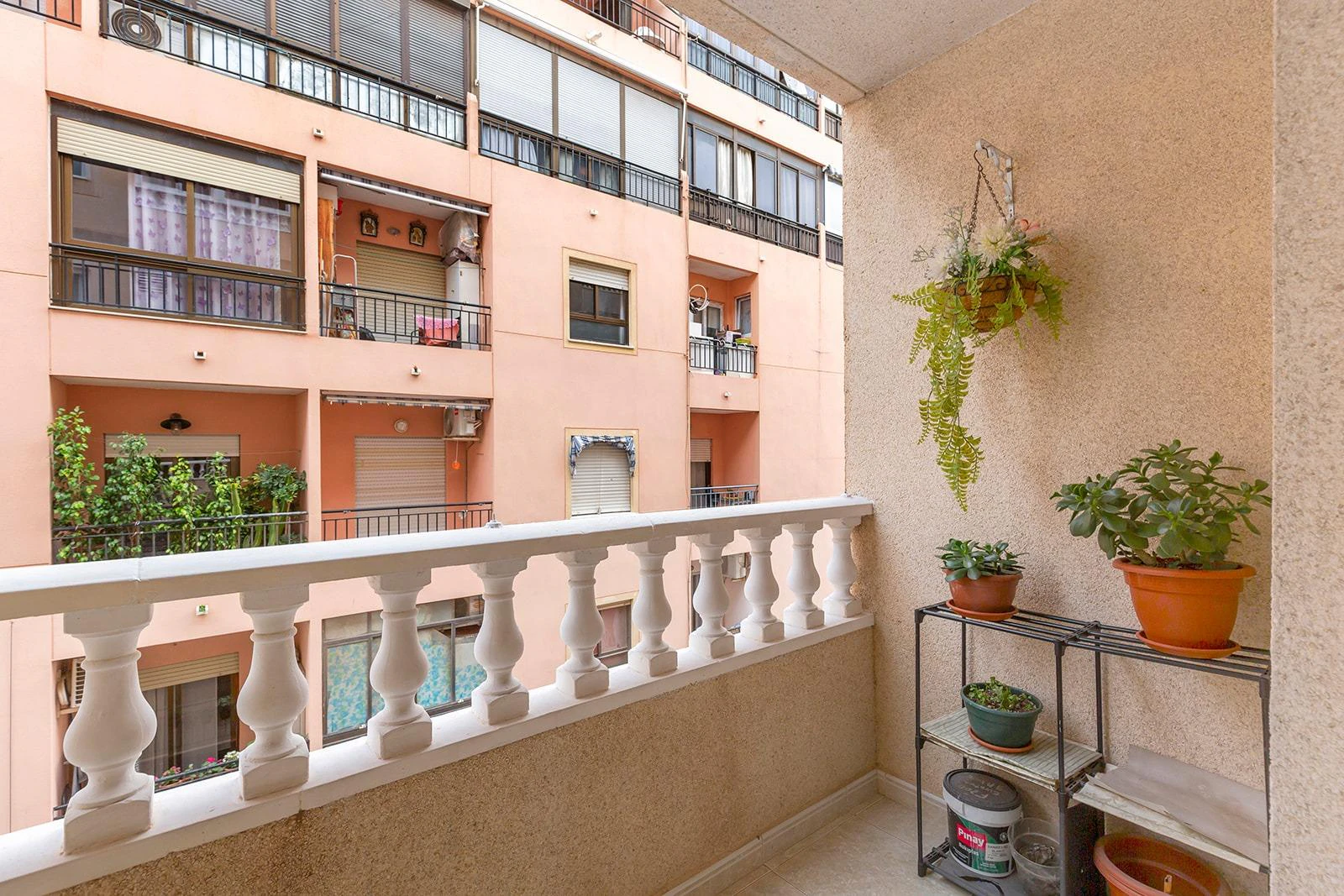 Opportunity for 2 bedrooms with 2 bathrooms