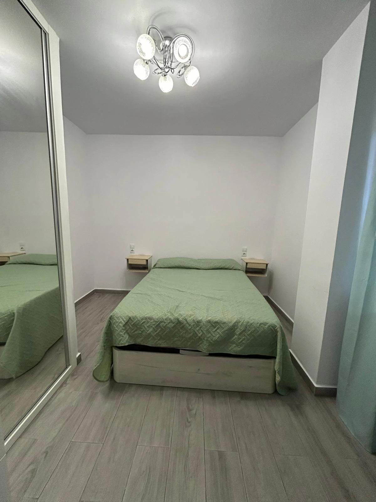 Apartamento planta baja en venta de 2 dormitorios en Torrevieja, Parque de las Naciones.
