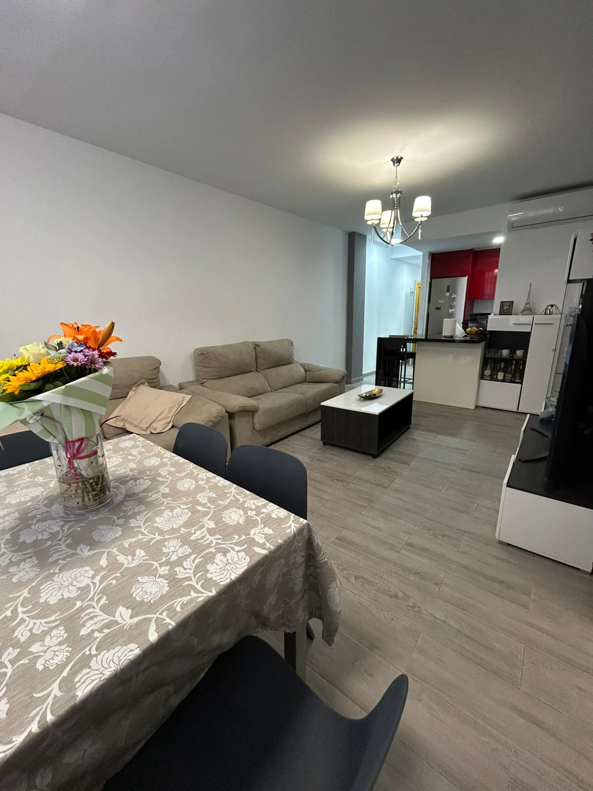 Apartamento planta baja en venta de 2 dormitorios en Torrevieja, Parque de las Naciones.