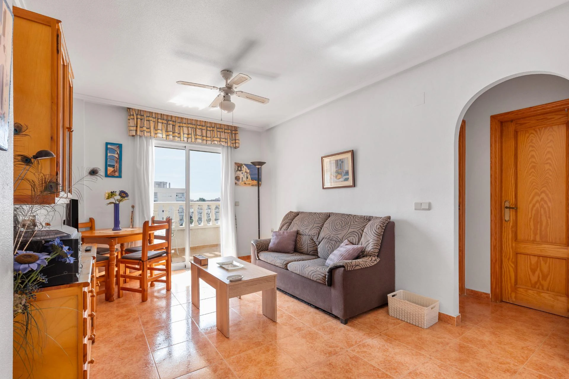 ¡Vistas al Amanecer y Brisa Mediterránea en Nueva Torrevieja! 2 dormitorios + piscina comunitaria