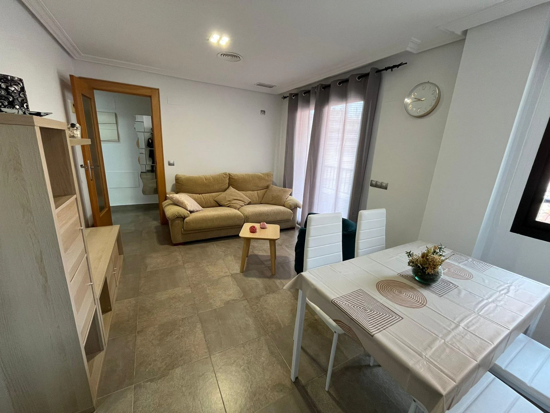 Apartamento seminuevo a 150m de la playa de La Mata – ¡Listo para entrar!