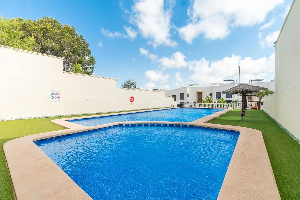 Casa adosada en venta en Orihuela Costa