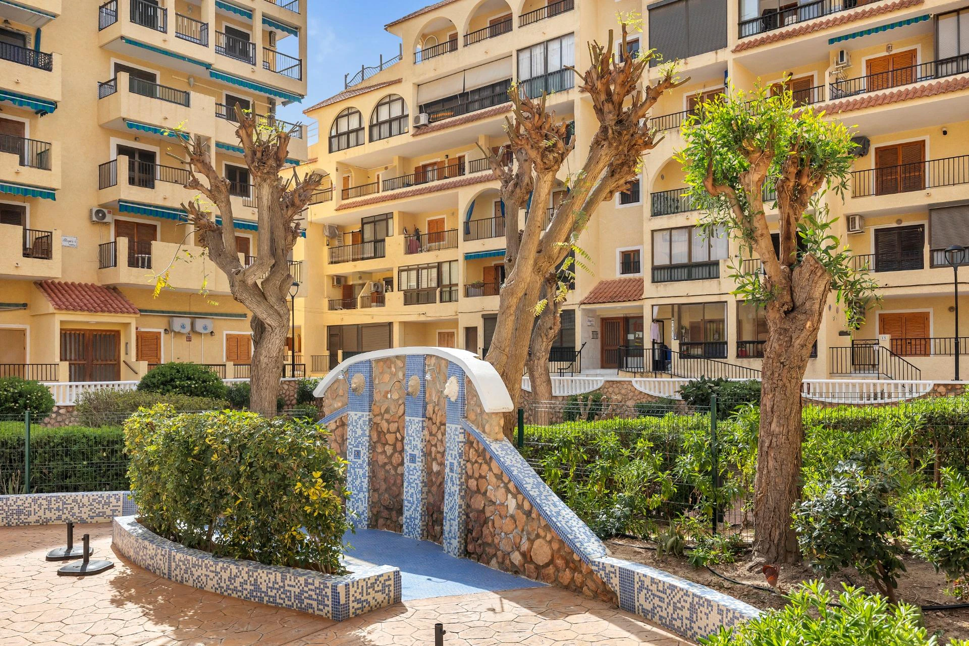 APARTAMENTO DE 1 DORMITORIO CON GARAJE, TRASTERO Y PISCINA COMUNITARIA A 400 METROS DE LA PLAYA DE LA MATA