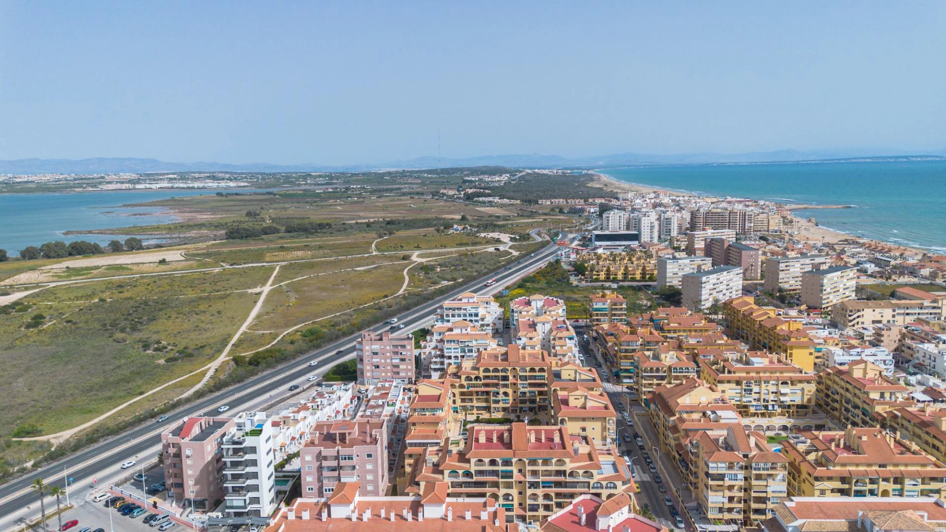 APARTAMENTO DE 1 DORMITORIO CON GARAJE, TRASTERO Y PISCINA COMUNITARIA A 400 METROS DE LA PLAYA DE LA MATA