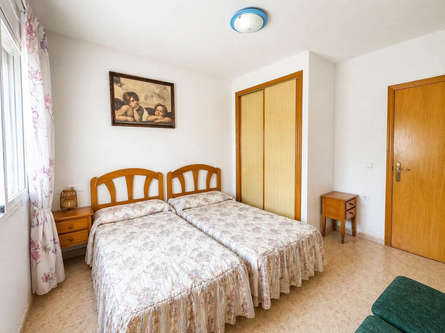 Ático en venta en Torrevieja, a tan solo 200 metros de la playa de Los Locos.