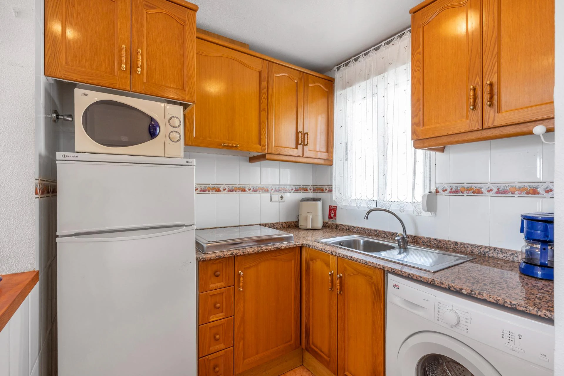 ¡Vistas al Amanecer y Brisa Mediterránea en Nueva Torrevieja! 2 dormitorios + piscina comunitaria
