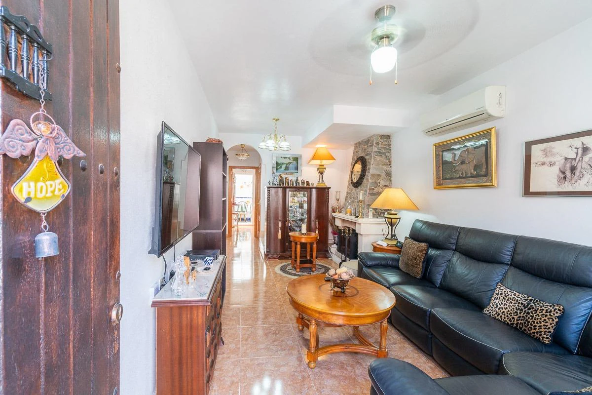 Casa adosada en venta en Orihuela Costa