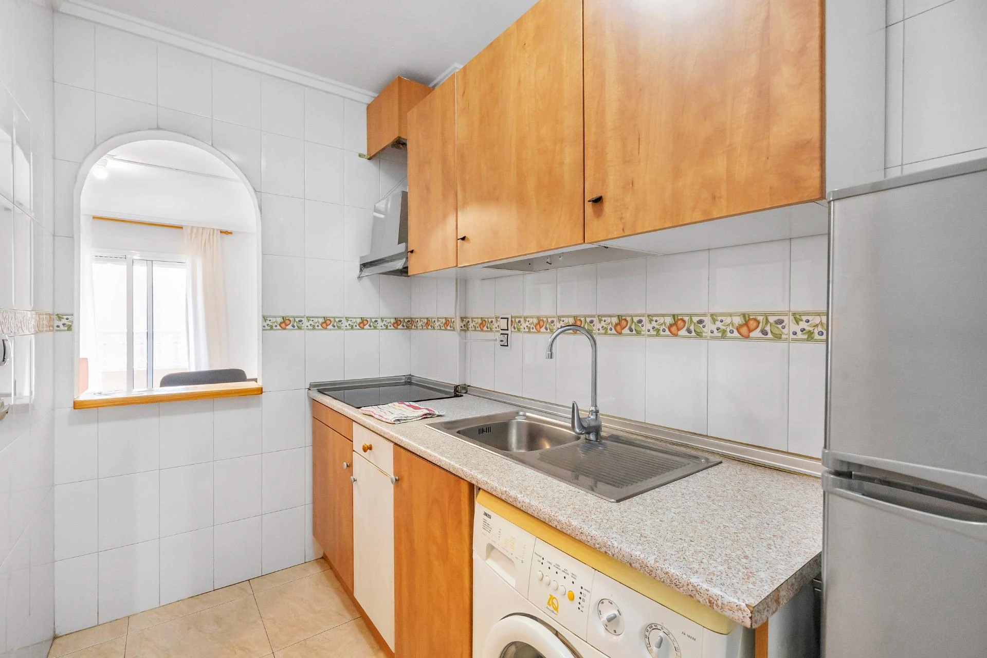 Estudio con piscina y orientación sur a 700 m de la Playa del Cura en Torrevieja