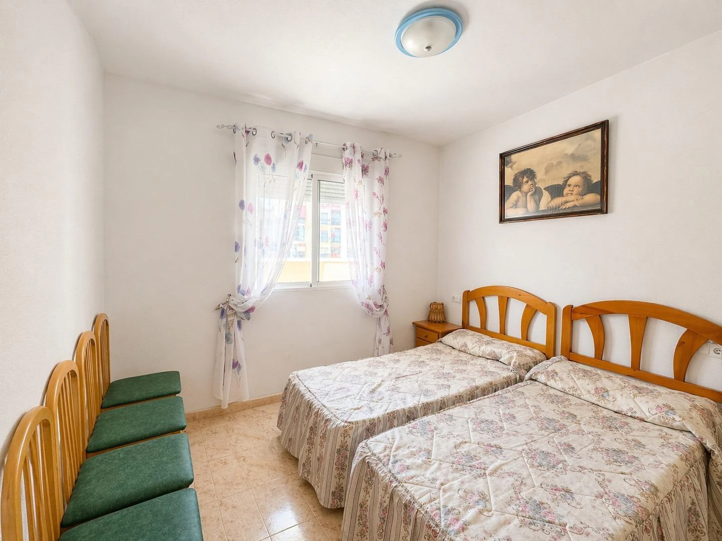 Ático en venta en Torrevieja, a tan solo 200 metros de la playa de Los Locos.