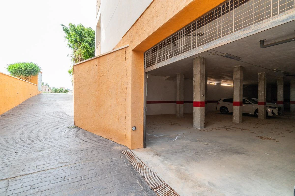 Garaje en venta en Orihuela Costa