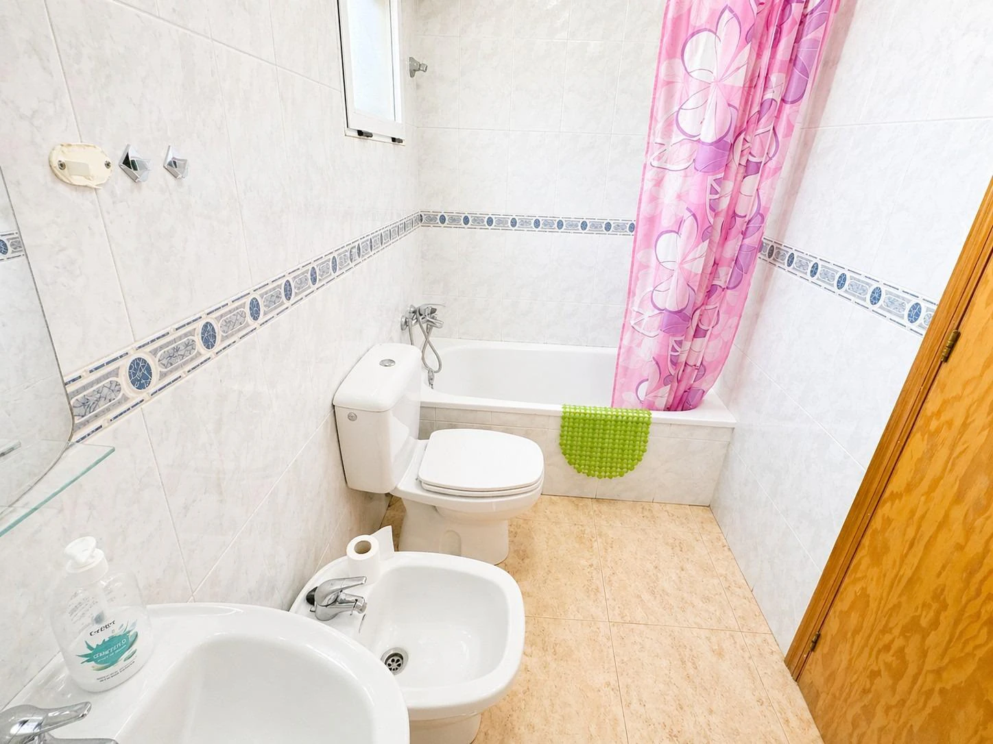 Ático en venta en Torrevieja, a tan solo 200 metros de la playa de Los Locos.