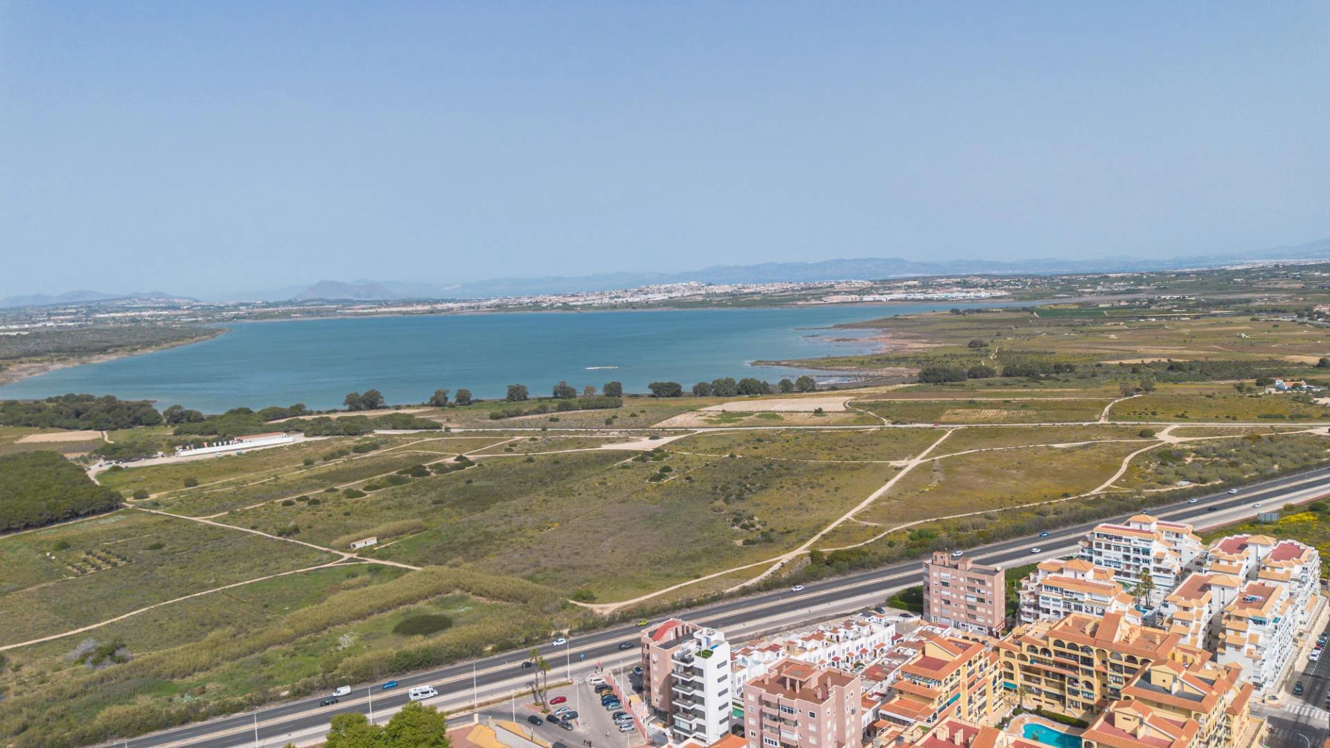 APARTAMENTO DE 1 DORMITORIO CON GARAJE, TRASTERO Y PISCINA COMUNITARIA A 400 METROS DE LA PLAYA DE LA MATA