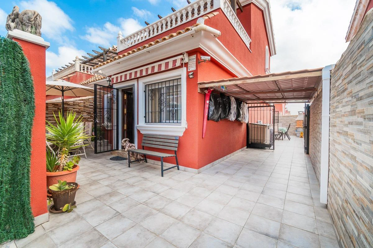 Casa adosada en venta en Orihuela Costa