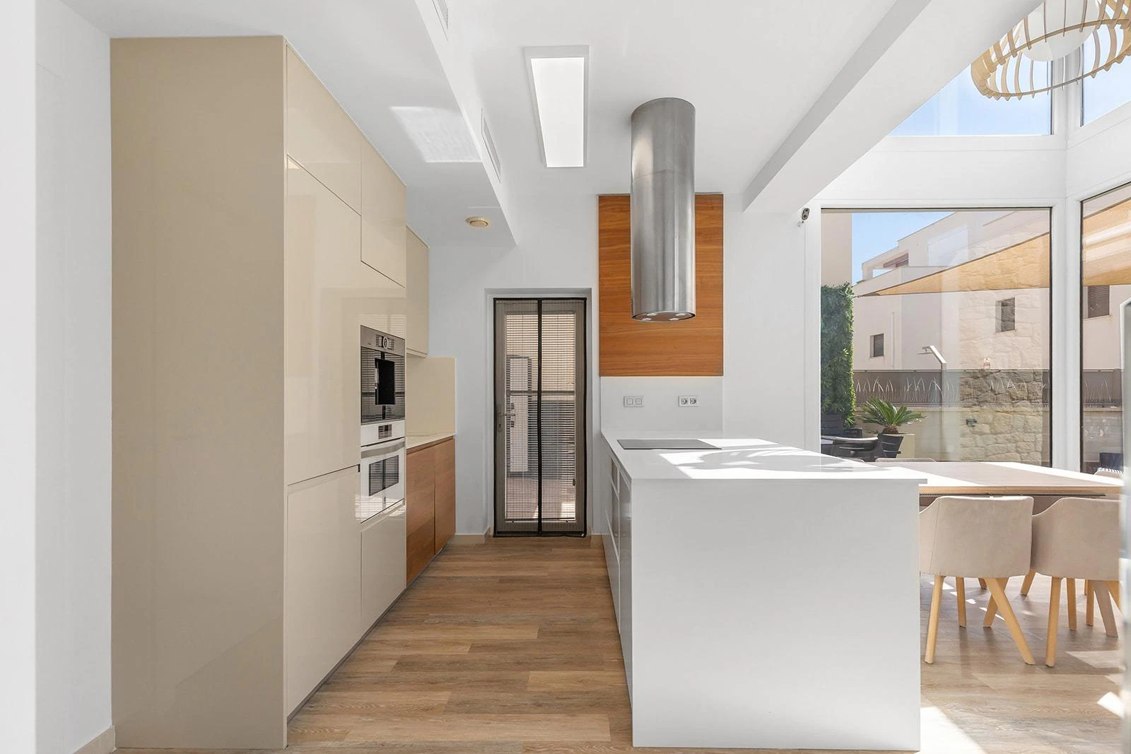 Oportunidad Villa Obra Nueva en Pueblo Bravo