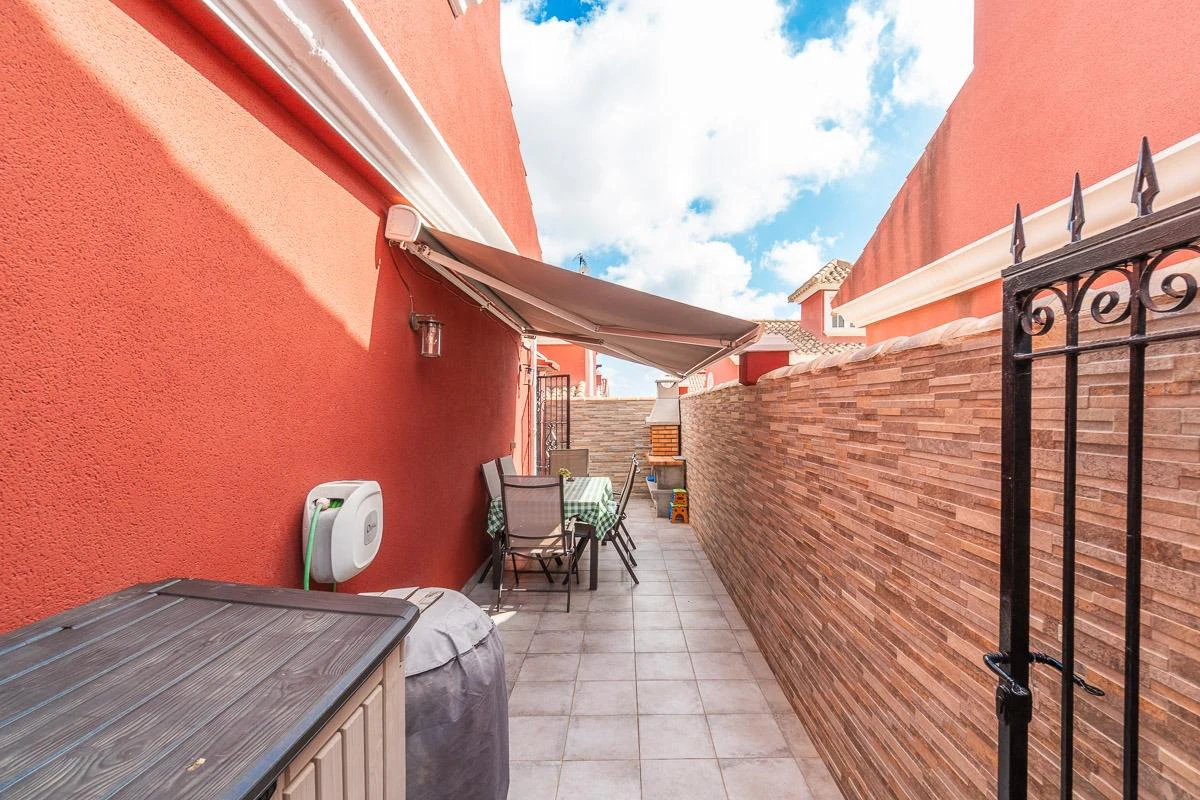 Casa adosada en venta en Orihuela Costa