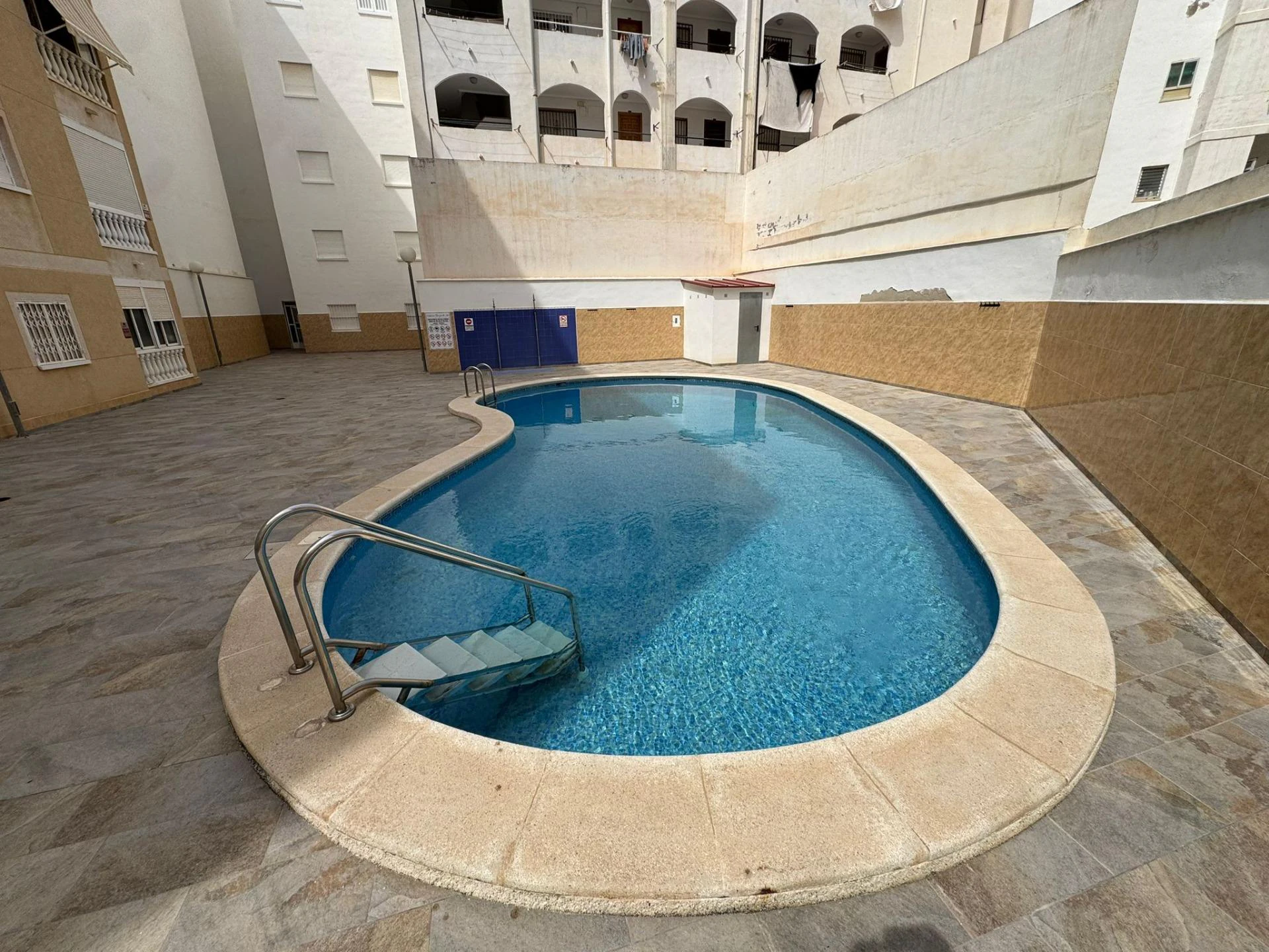Ático en venta en Torrevieja, a tan solo 200 metros de la playa de Los Locos.