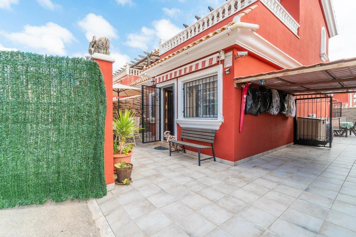 Casa adosada en venta en Orihuela Costa