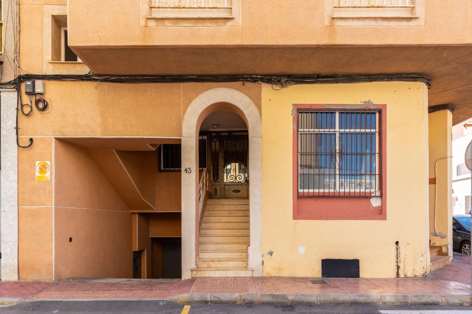 Ático con Terraza Infinita y Vistas al Mar en Calle Fragata con 3 dormitorios y Garaje