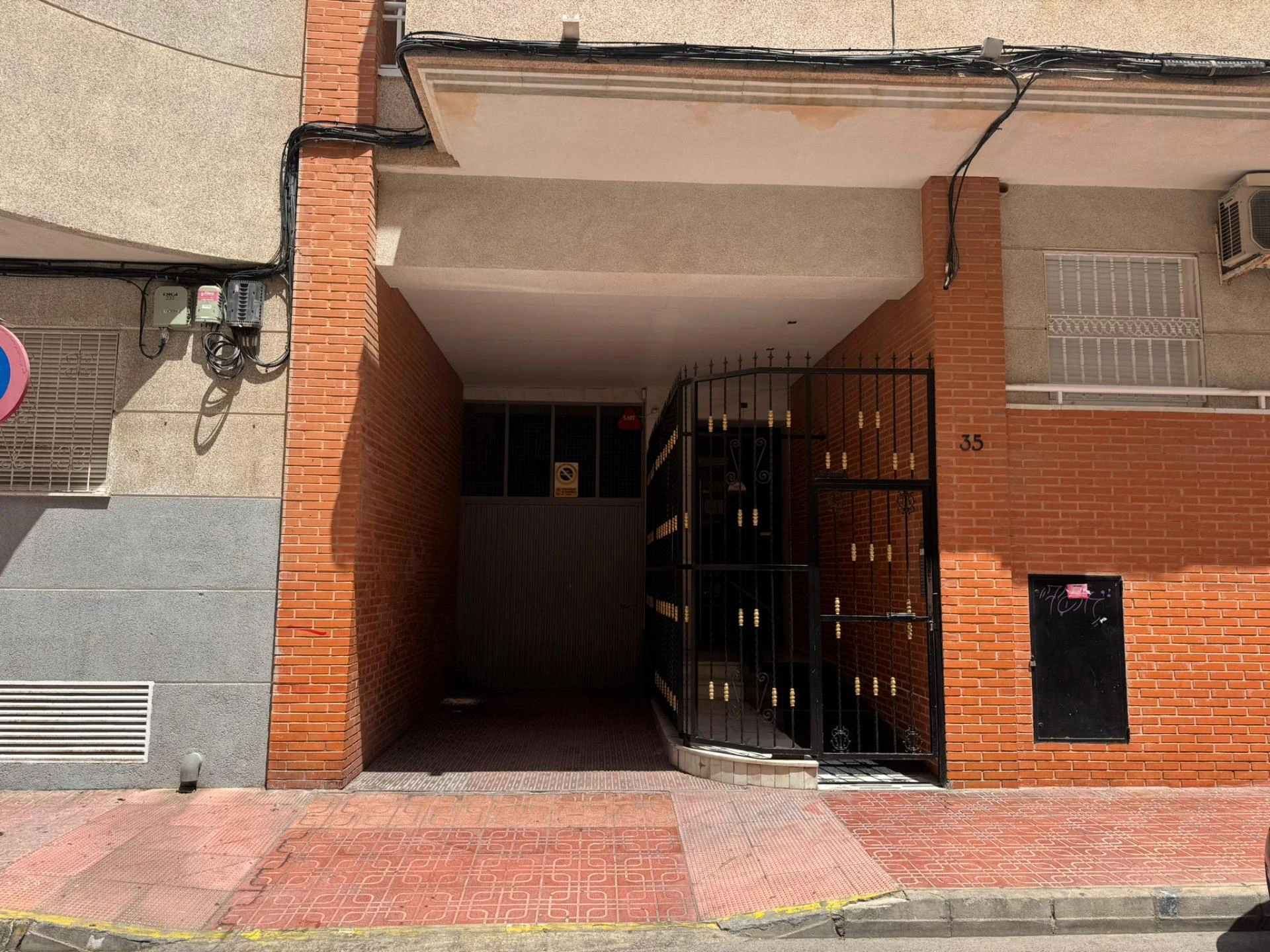 PLAZA DE GARAJE EN VENTA – CALLE LA LOMA 35, TORREVIEJA