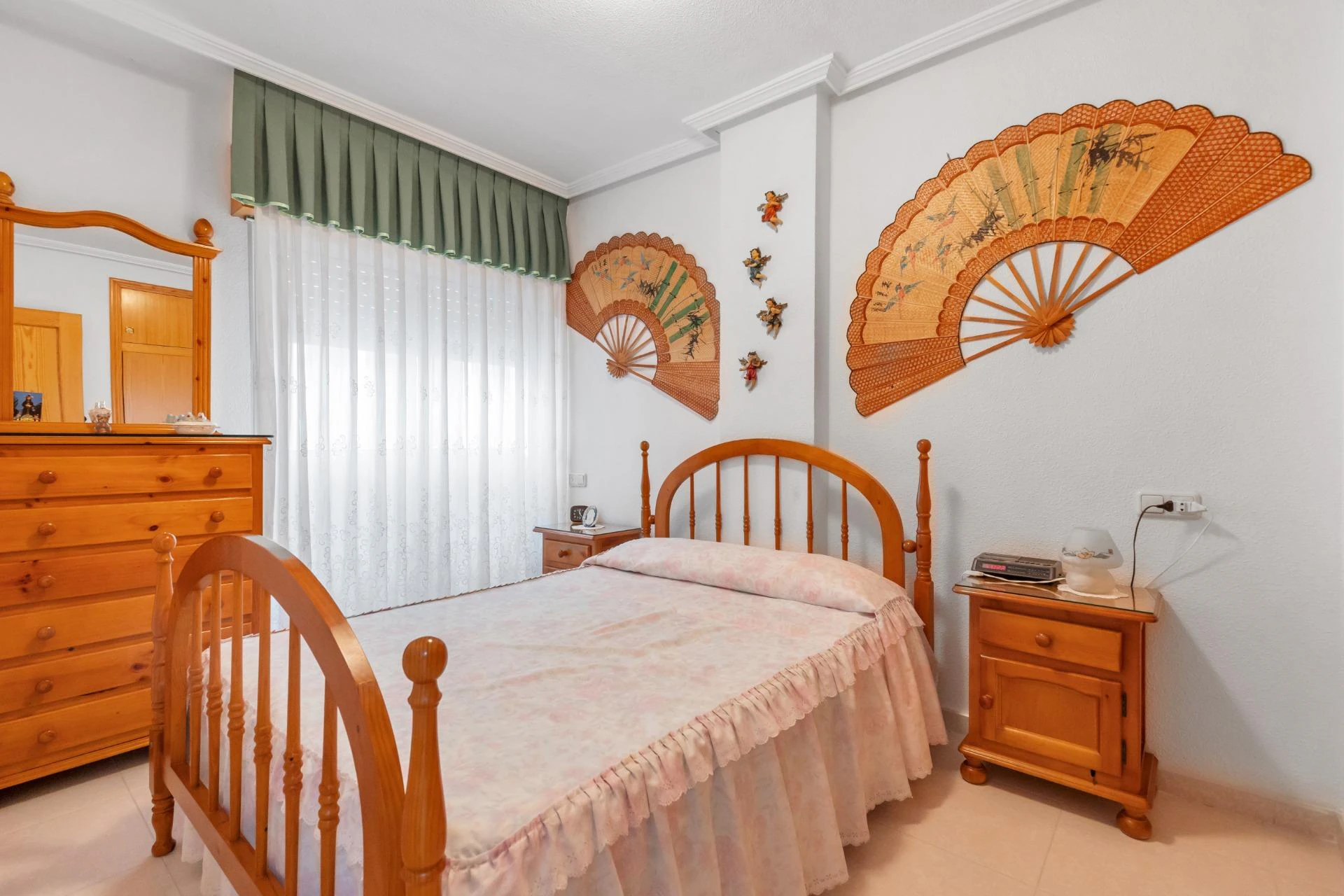 ¡Tu refugio junto al mar en Torrevieja! Impecable apartamento con gran terraza Este