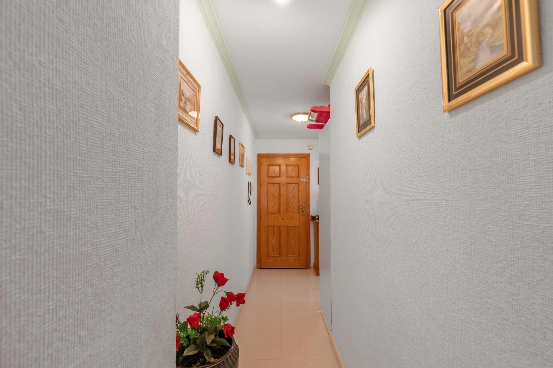 ¡Tu refugio junto al mar en Torrevieja! Impecable apartamento con gran terraza Este