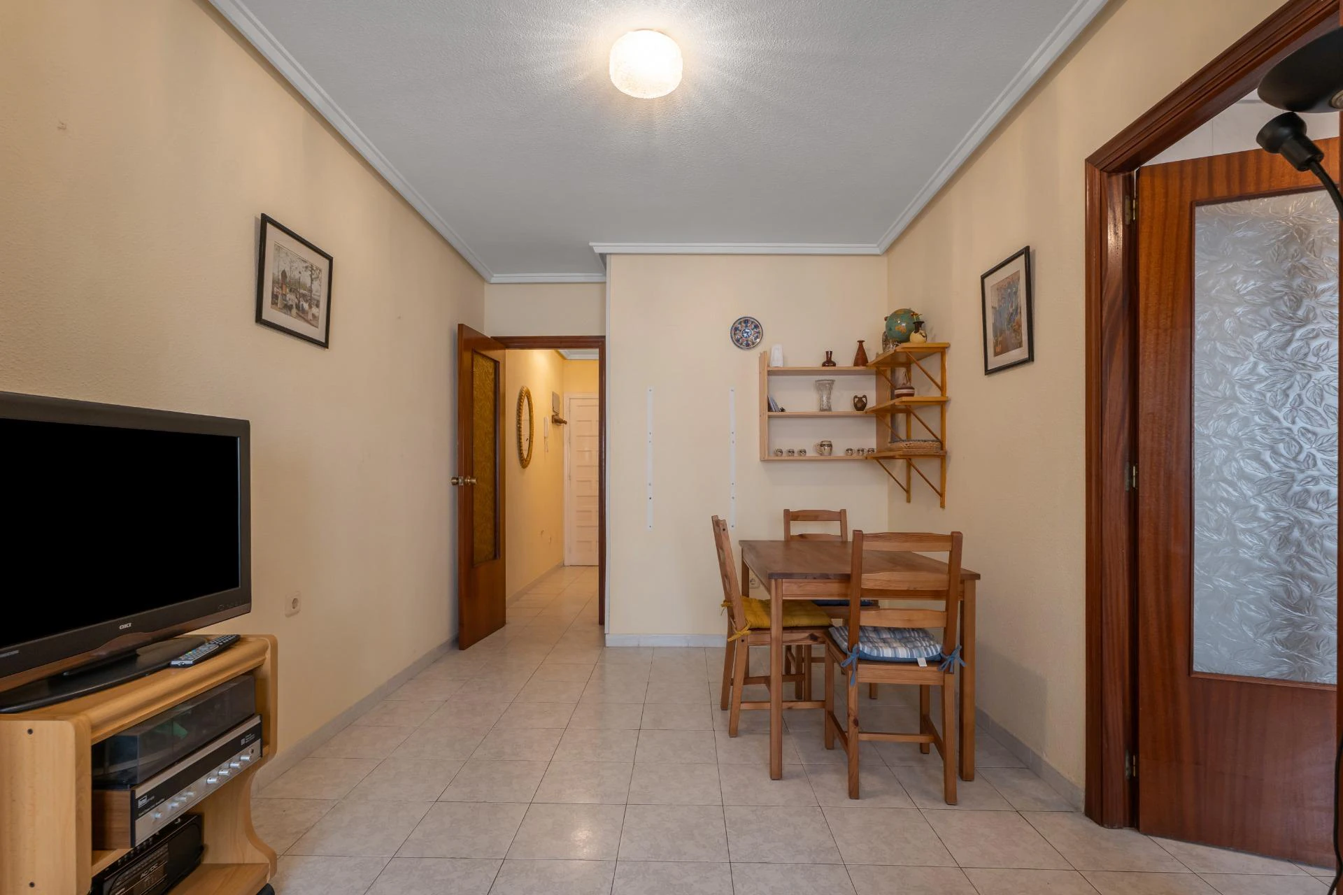 apartamento en Torrevieja con vistas a la piscina!!