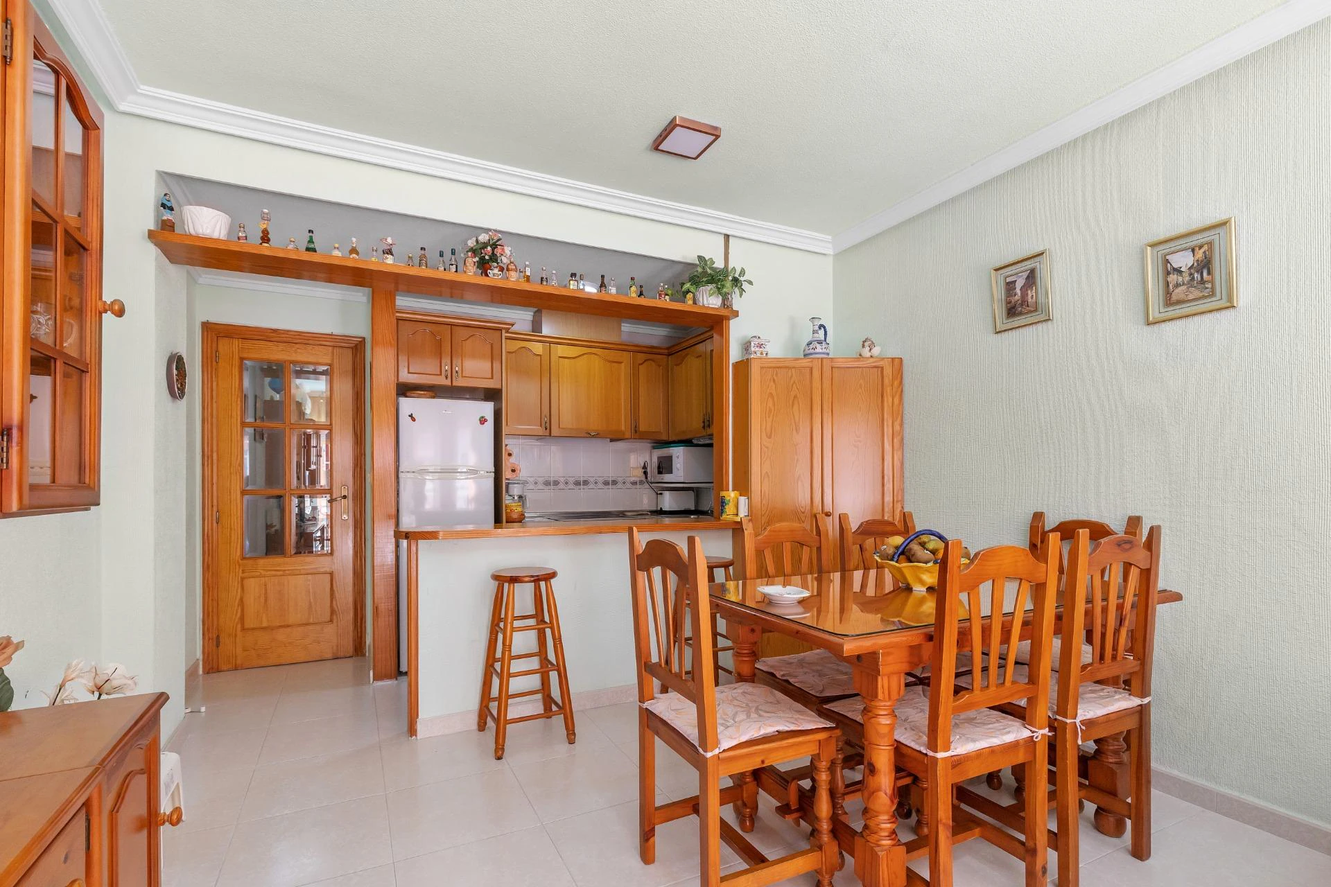 ¡Tu refugio junto al mar en Torrevieja! Impecable apartamento con gran terraza Este