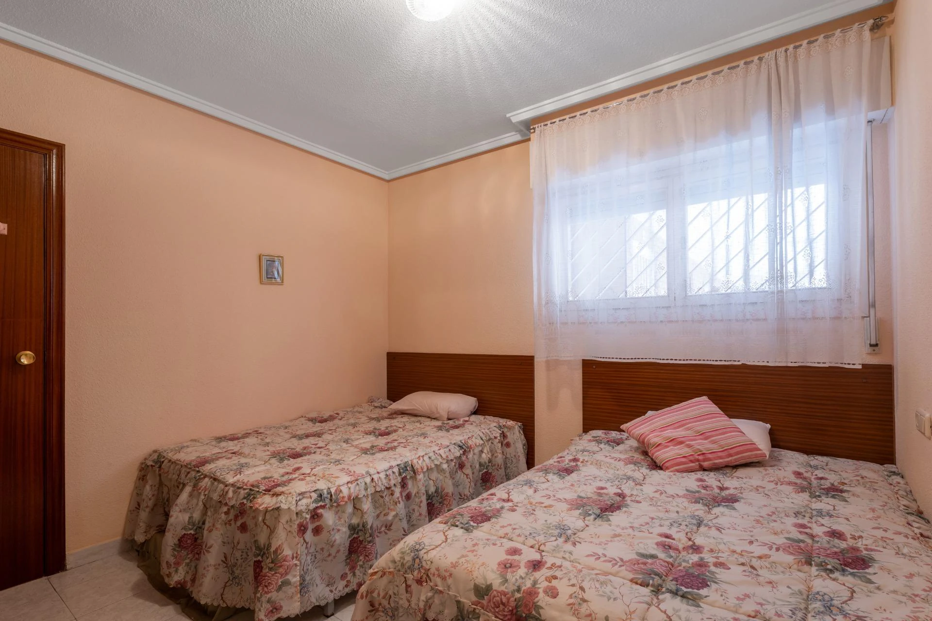apartamento en Torrevieja con vistas a la piscina!!