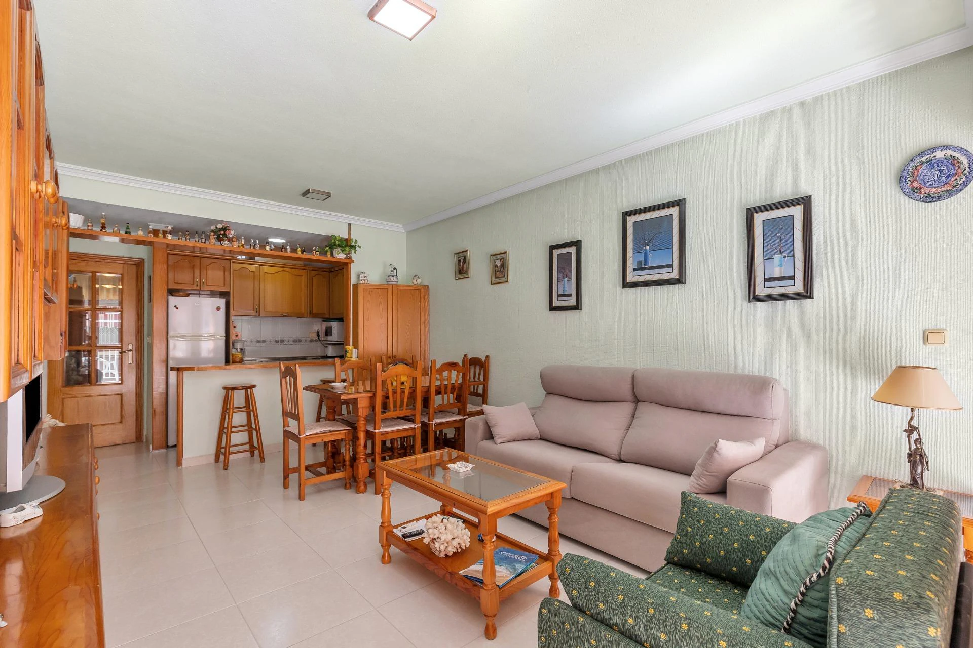 ¡Tu refugio junto al mar en Torrevieja! Impecable apartamento con gran terraza Este